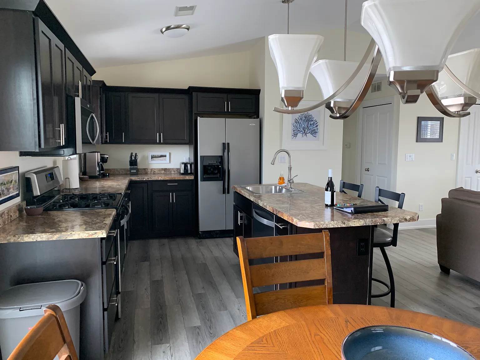 2 bed, 1125 sqft, $1,700 — Photo 2