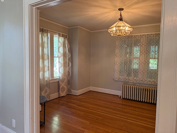 5th image of 511 Court St S