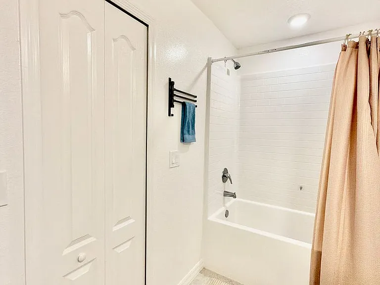 3284 Penny Cove Ln — Photo 19
