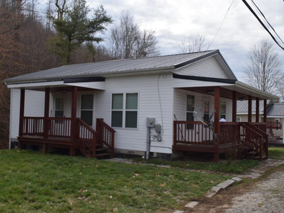 896 Prestonsburg St, West Liberty, KY 41472 | Zillow