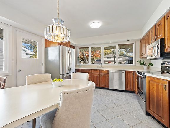 5th image of 5124 Clausen Ave