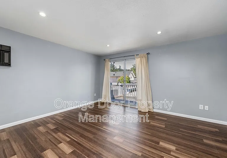 1613 Wheeler St S — Photo 14