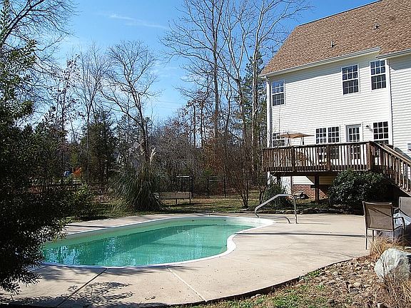 4th image of 750 Lynnwood Farms Dr