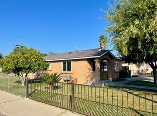 687 S 8th St, Kerman, CA 93630