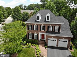 4331 Amnesty Pl, Fairfax, VA 22030