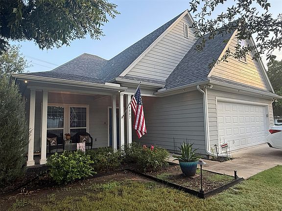 2nd image of 4803 Calmont Ave