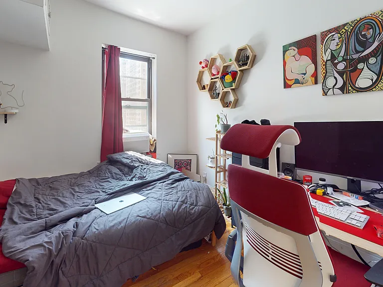 163 W 17th St #5J — Photo 6