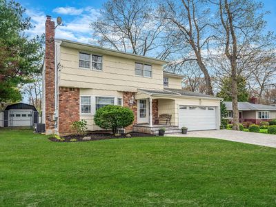 42 Pitt Avenue, Deer Park, NY, 11729