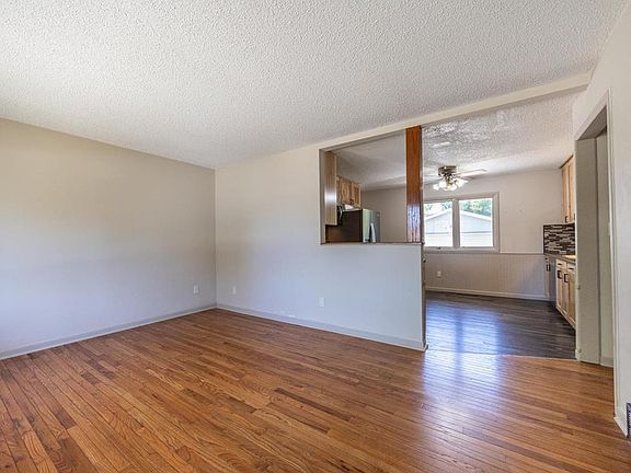 4th image of 1605 4th St SW