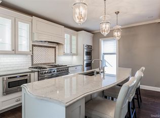 606 E Jericho Tpke, Huntington Station, NY 11746