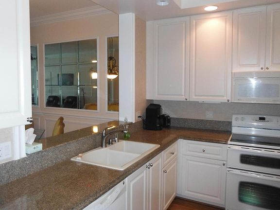 2nd image of 3 Harbour Isle Dr E Unit Ph05