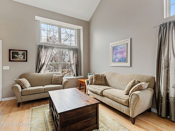 4th image of 768 Oakmeadow Ct