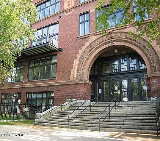 2nd image of 600 Broadway Ave NW APT 208