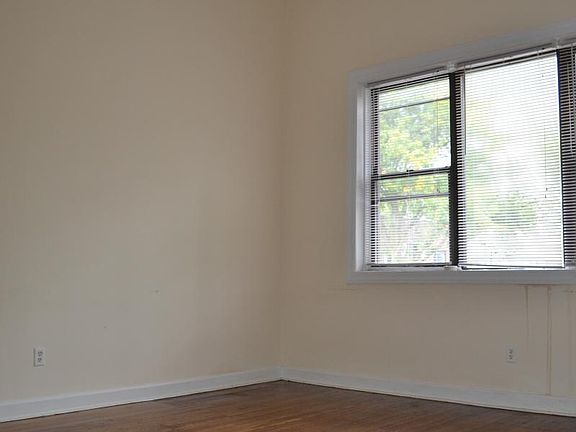 3rd image of 3259 W Montrose Ave #2