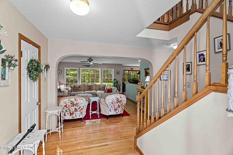 3rd image of 15 Hyde Court