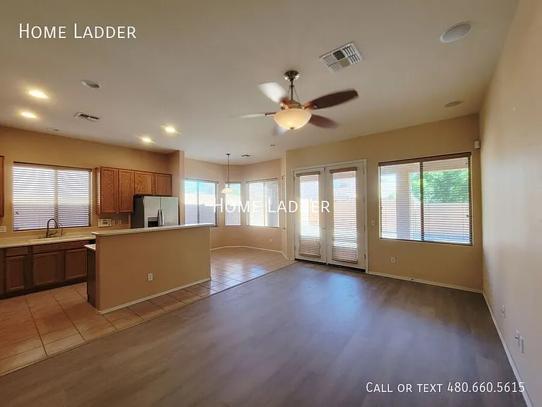 8348 W Andrea Dr — Photo 3