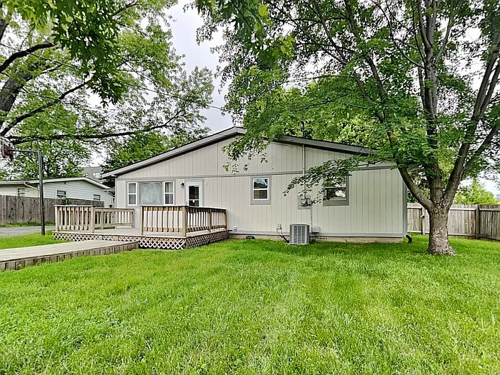 11199 Lantern Rd — Photo 20