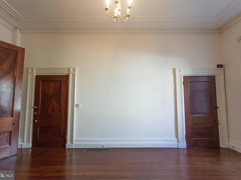 916 Spruce St #2R — Photo 4
