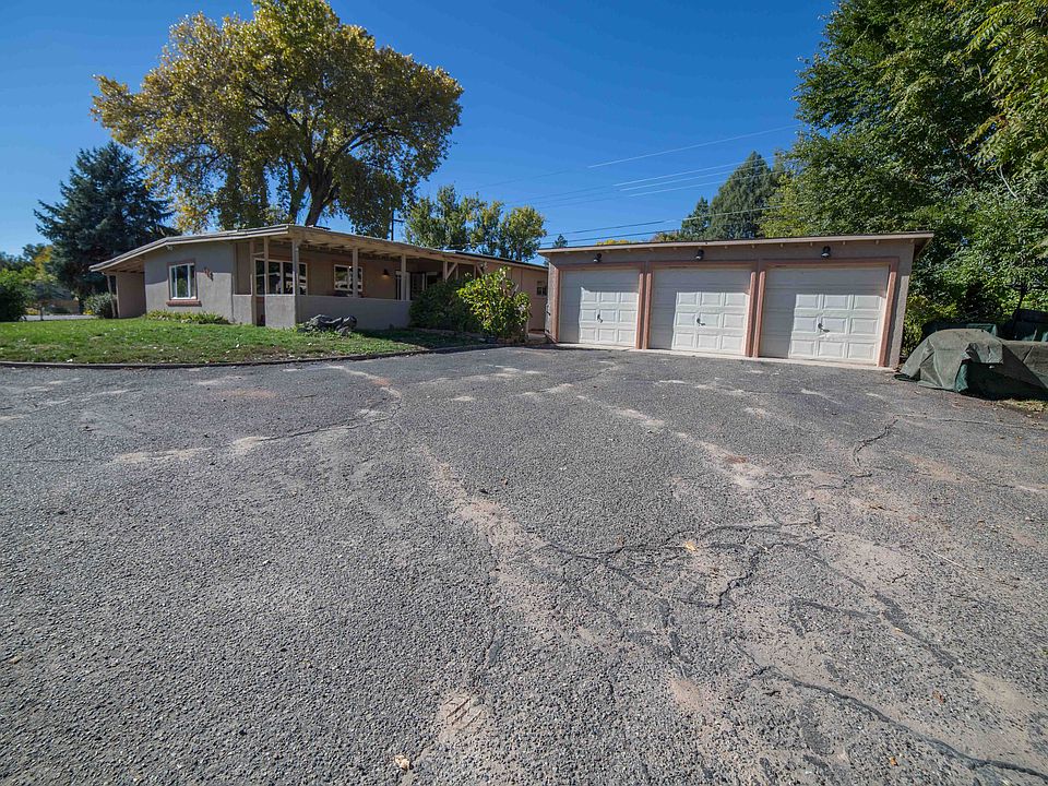 1st image of 125 E Columbine Dr