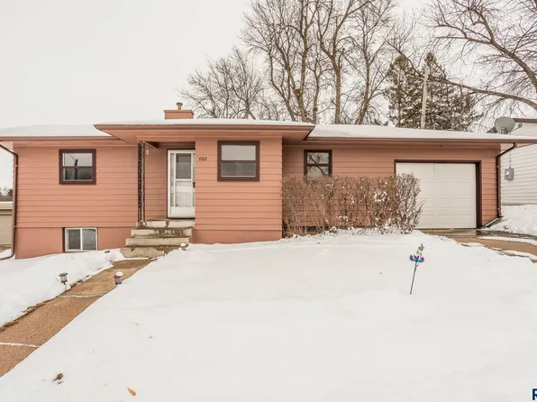 808 S Thompson Ave, Sioux Falls, SD 57103
