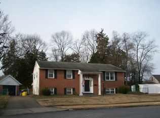 8 Owl Ct, Turnersville, NJ 08012