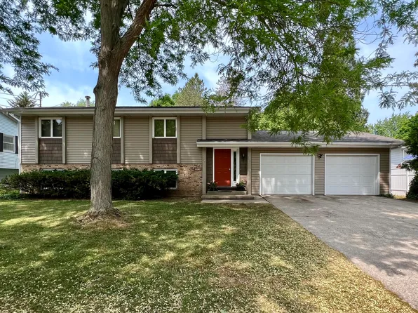 715-717 N Bradley Rd, Mount Pleasant, MI 48858