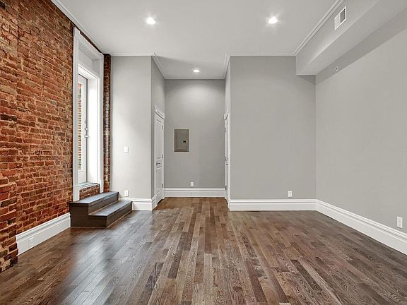 5th image of 2254 S Grand Blvd #A