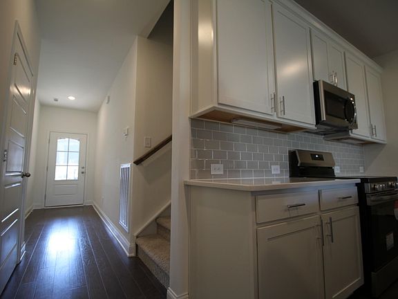4th image of 2411 Laurelstone Dr