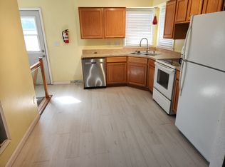 1324 W 4th St, Cedar Falls, IA 50613