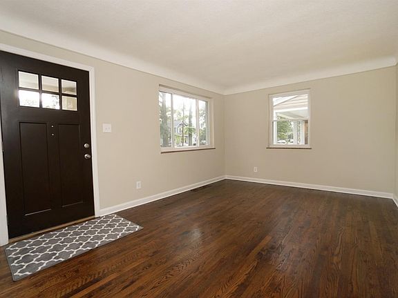 5th image of 9532 West Ave