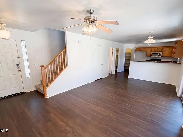 13976 W Port Royale Ln — Photo 8
