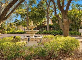 325 Carinosa Ct #18-2, Naples, FL 34110