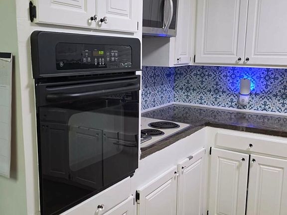 5th image of 104 Anne St