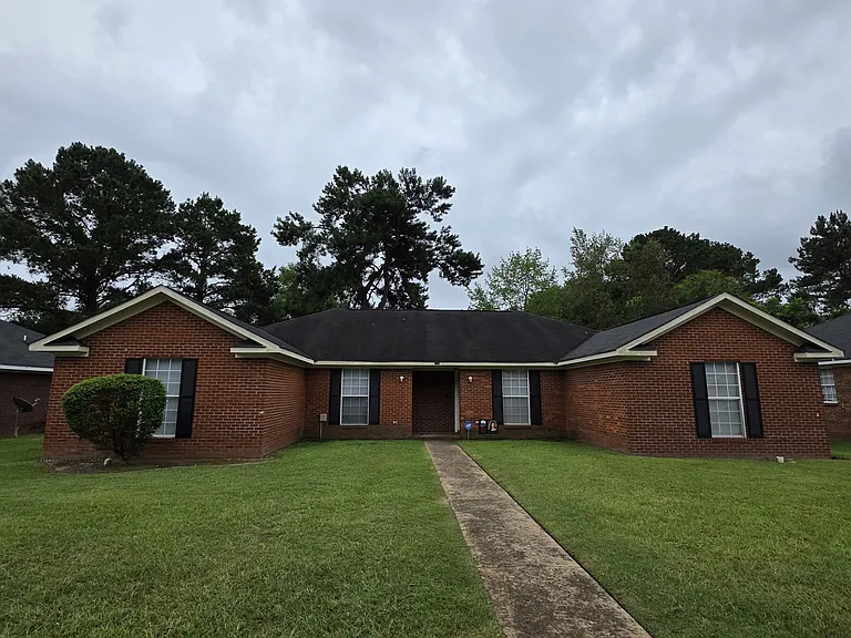 106 Augusta Ct #A — Photo 1