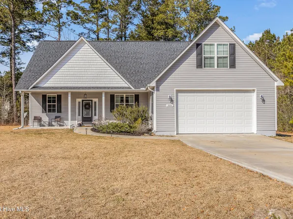 305 Brinley Place, Maple Hill, NC 28454