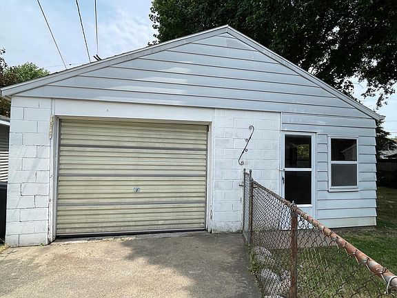 2nd image of 152 24th St N