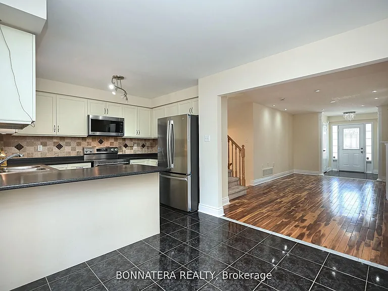409 Hobbs Cres — Photo 10
