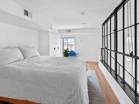 5th image of 174 Pacific St APT 3C