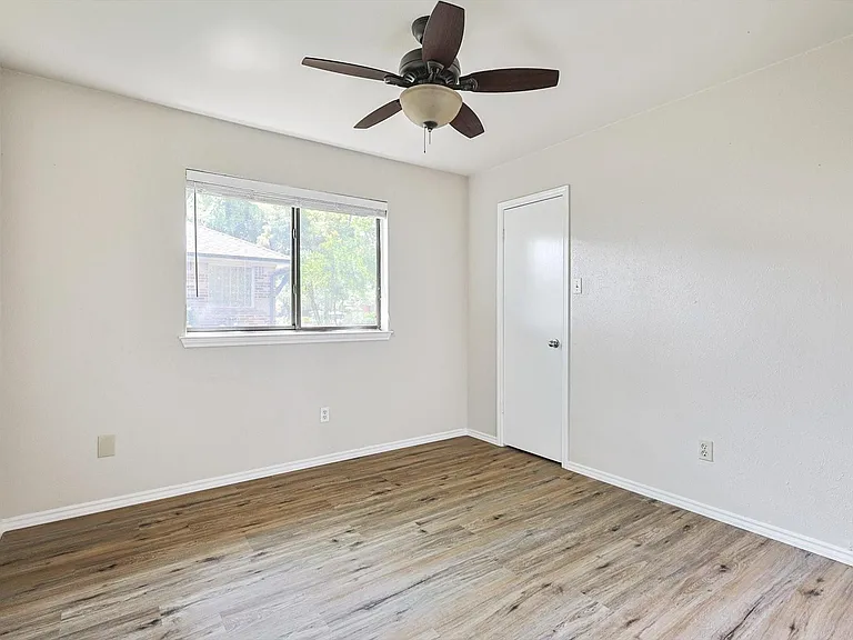 653 Raven Ln — Photo 10