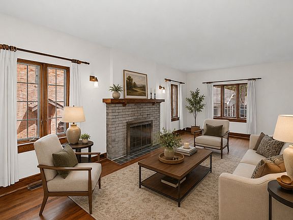 2nd image of 703 Arlington Ct
