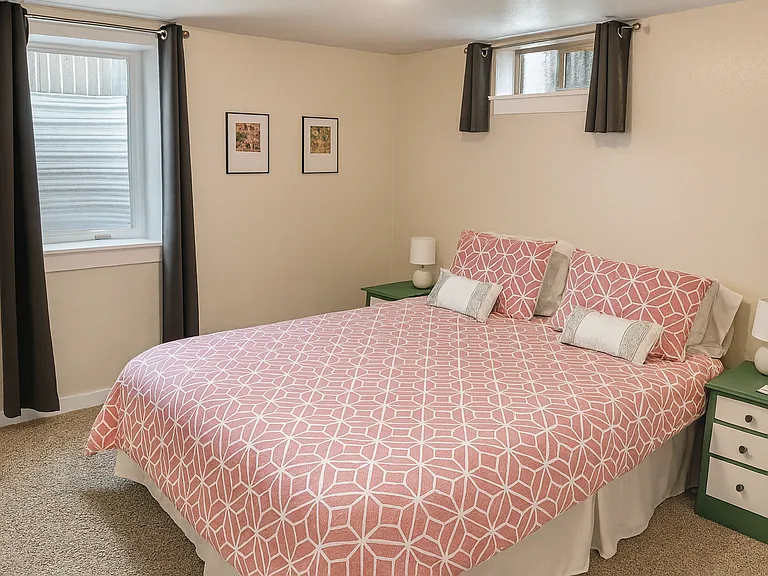 2270 Krameria St — Photo 12