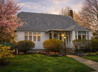 221 E Grove St, Utica, IL 61373