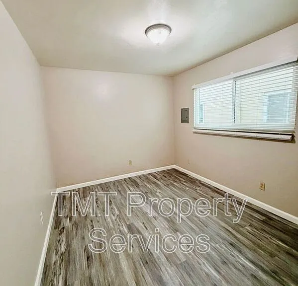 2530 S St #8 — Photo 4