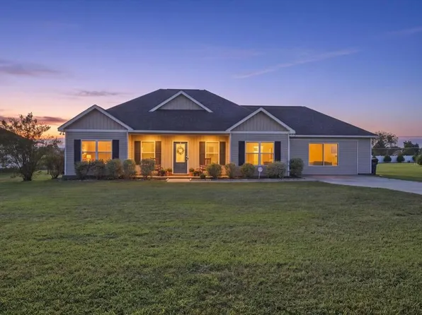 1351 N Broadway St, Ashford, AL 36312