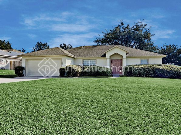 1047 Lakeview Oaks Dr