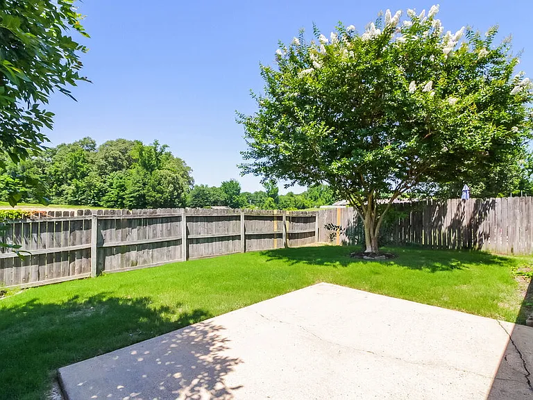 824 W East Ross Pkwy — Photo 16