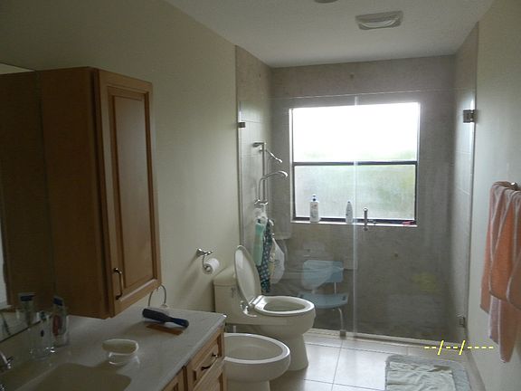 2nd image of 5517 Lakeview Mews Ter