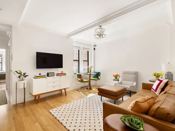 23 W 73rd St #202A, New York, NY 10023