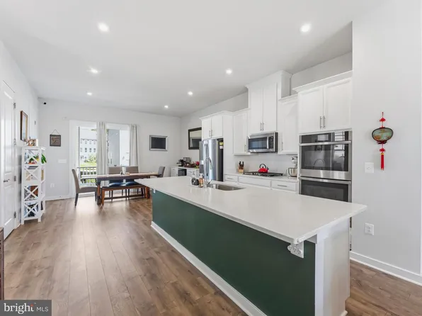 1784 Hickory Woods Rd, Dumfries, VA 22026
