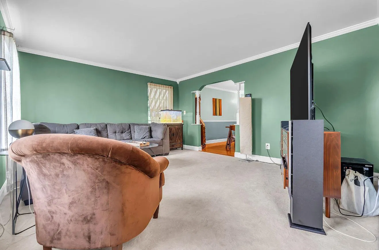 4 bed, 2.5 bath, 2232 sqft, $4,400 — Photo 3